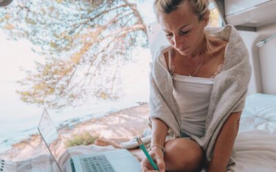 Travailler en voyageant : Comment gagner sa vie sur la route