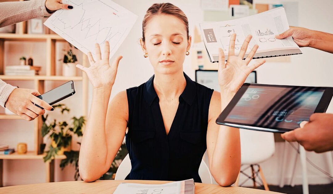 femme débordée manque de temps organisation quotidienne