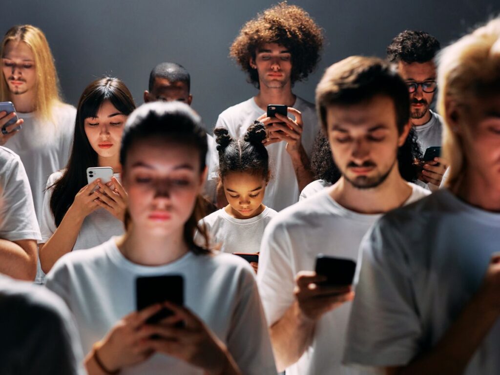 Les réseaux sociaux nous empêchent de savourer le moment présent